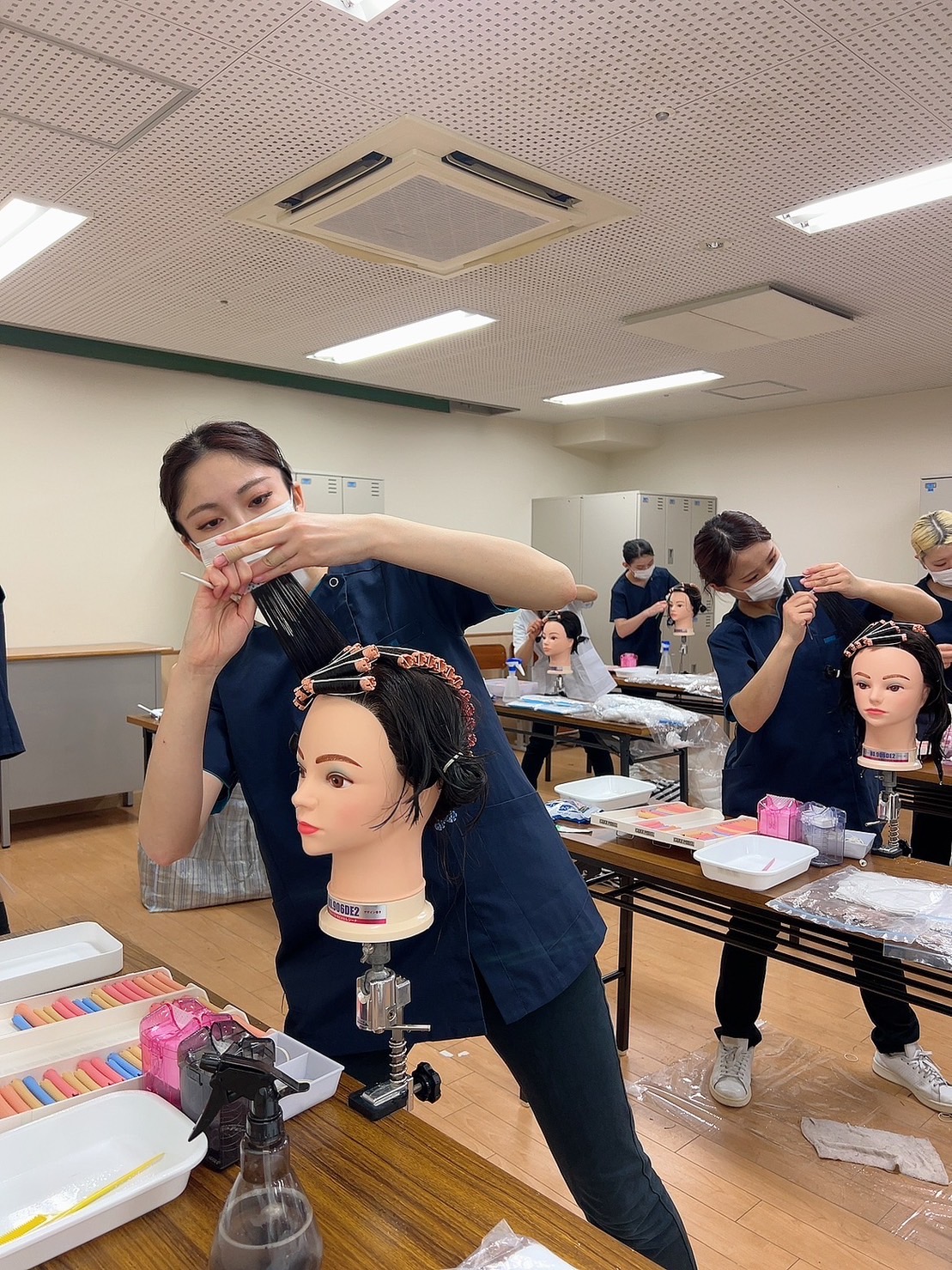 2年生国家試験合格に向けて 美容専門学校 富山ビューティーカレッジ《美容師国家試験合格率が全国トップクラス》